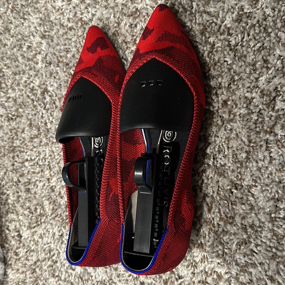 Retired Rothy’s Red Camo Points - Picture 2 of 6